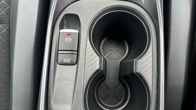 Nissan Juke 1.0 DiG-T 114 N-Connecta 5dr Petrol Hatchback